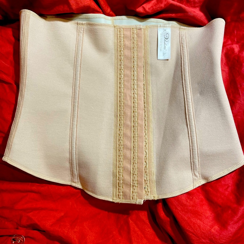 Vedette shapewear model 102 Latex Girdle Waist Cinchers Body Shaper